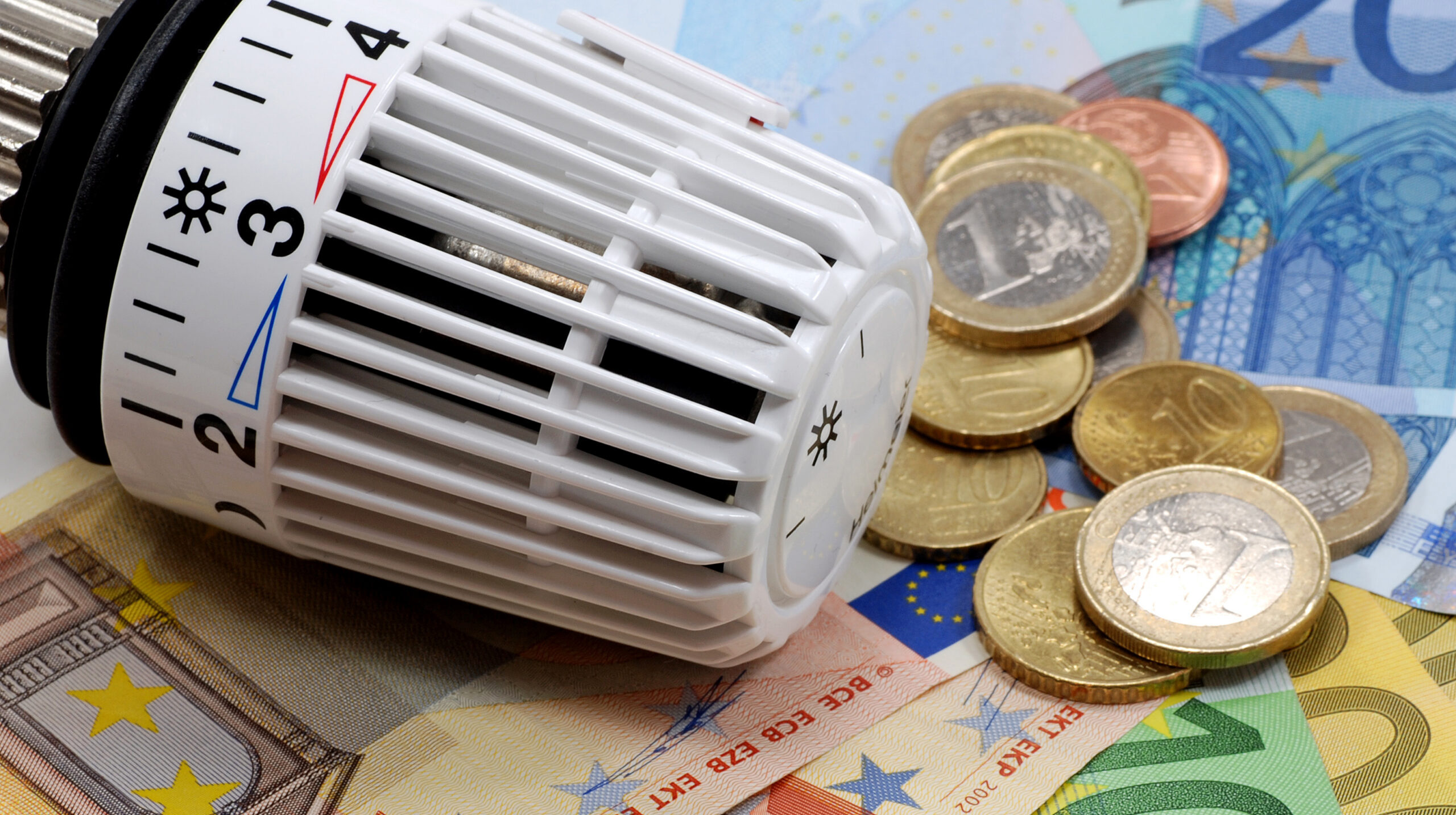Heizung_Geld_AdobeStock_5369253-cropped